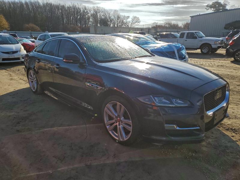 Фото 4 - JAGUAR XJ