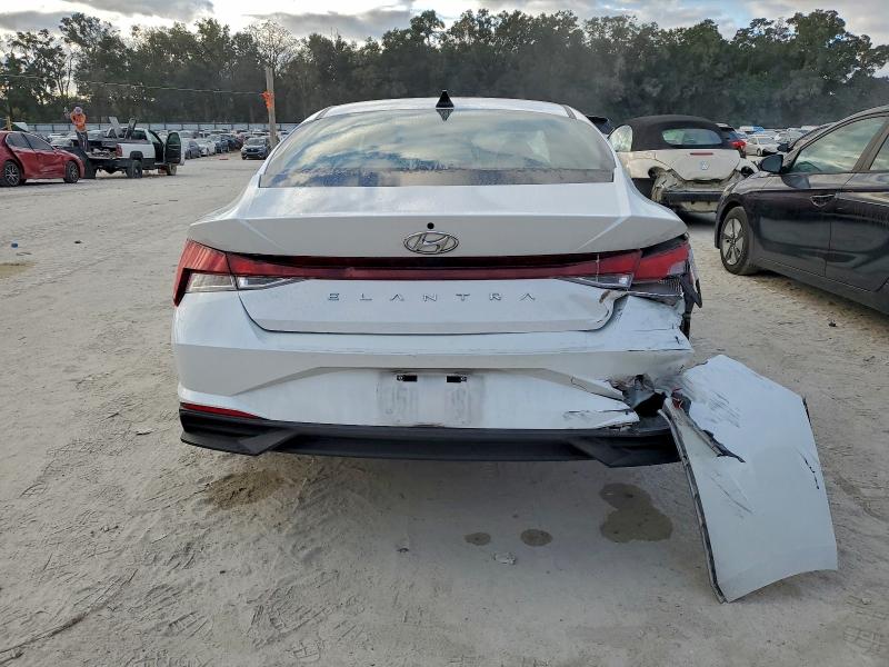 Фото 6 - HYUNDAI ELANTRA