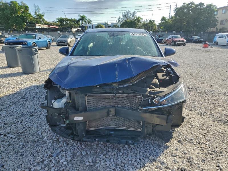 Фото 5 - HYUNDAI ELANTRA