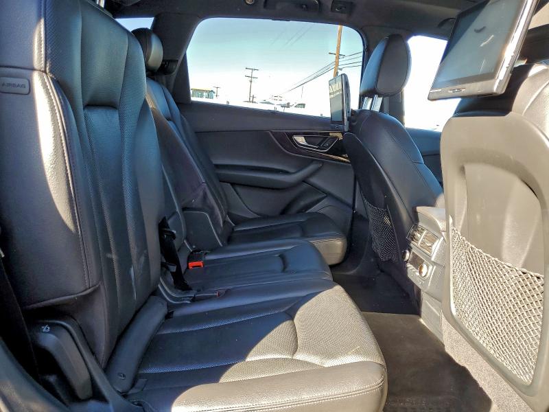 Фото 11 - AUDI Q7