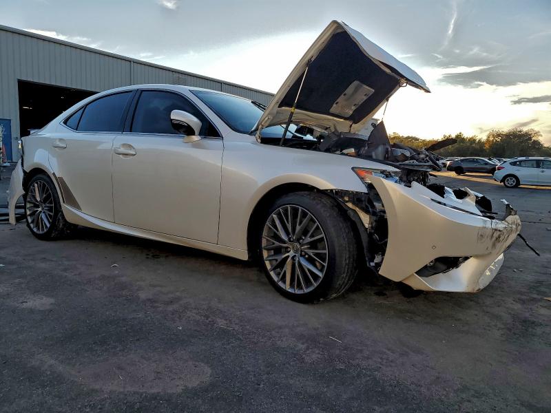 Фото 4 - LEXUS IS