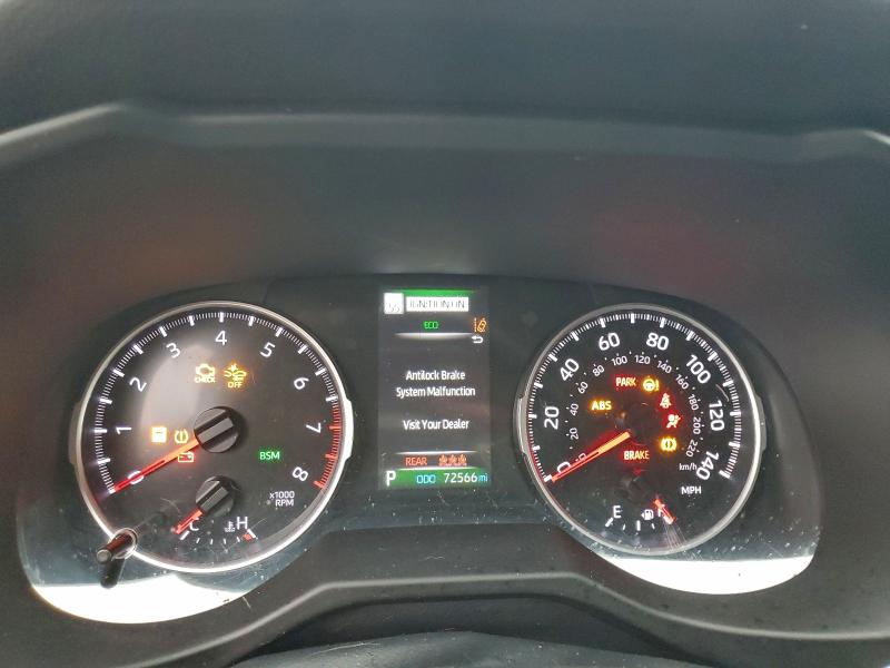 Фото 9 - TOYOTA RAV4