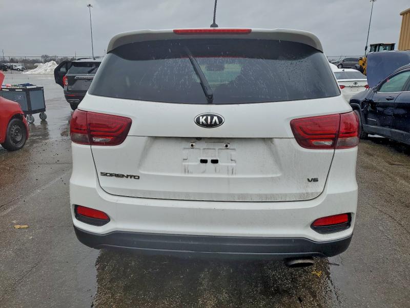 Фото 6 - KIA SORENTO