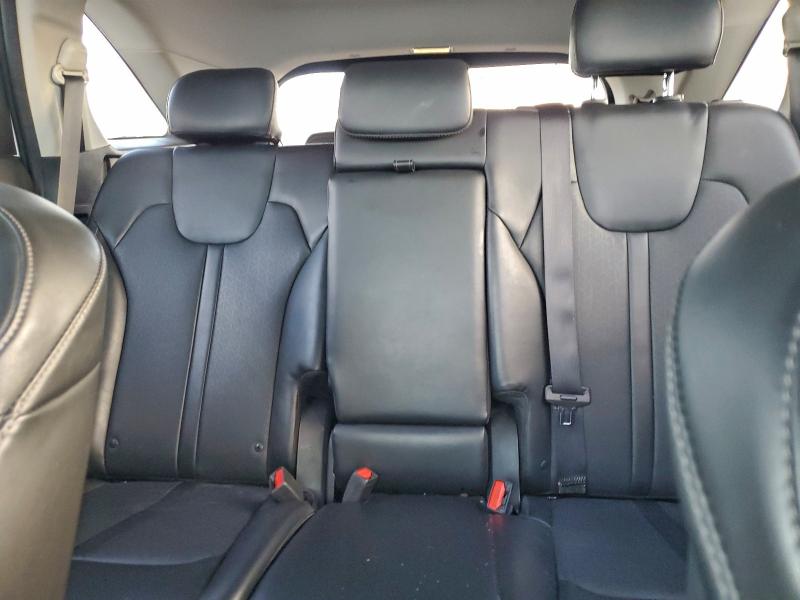 Фото 10 - KIA SORENTO