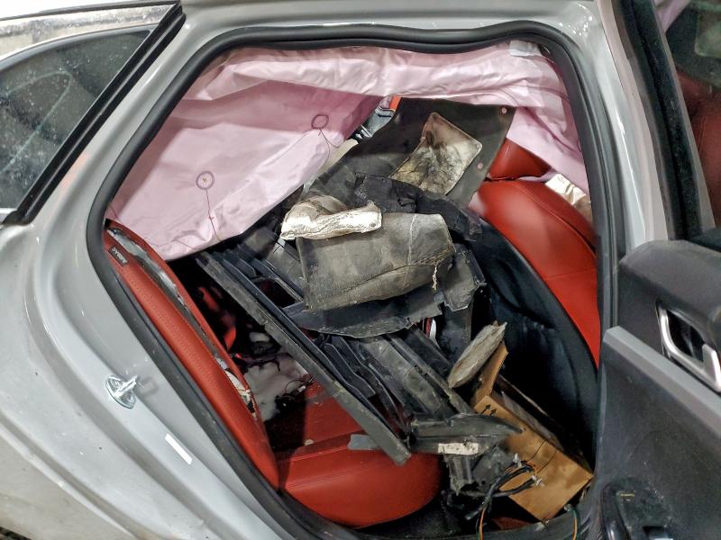 Фото 10 - KIA K5