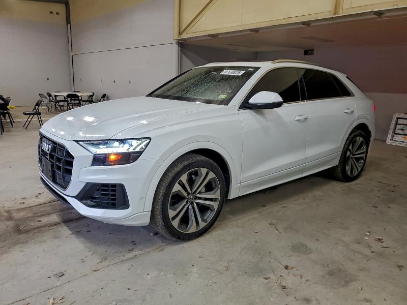 Фото 1 - AUDI Q8