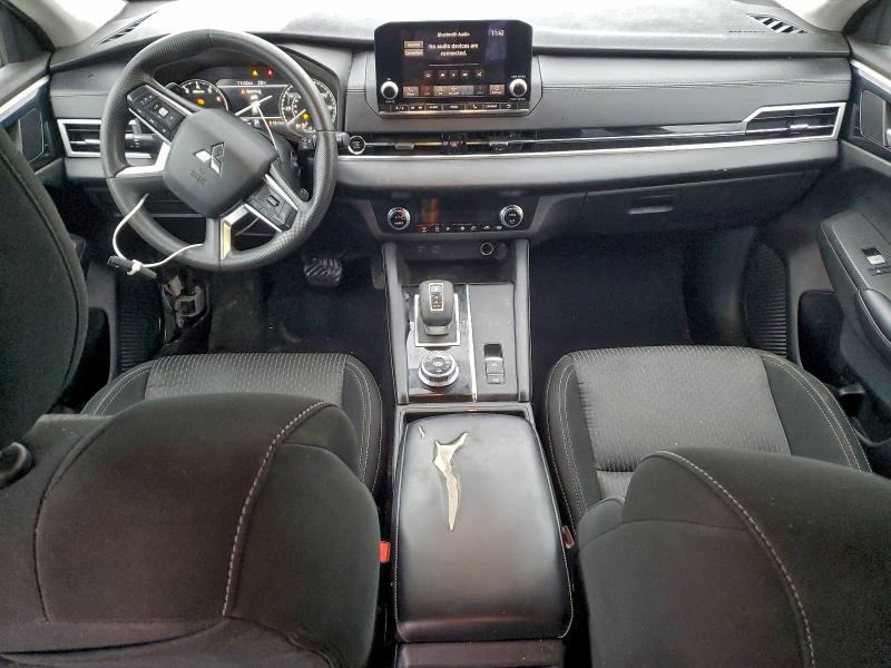 Фото 8 - MITSUBISHI OUTLANDER