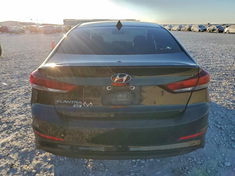 Фото 6 - HYUNDAI ELANTRA