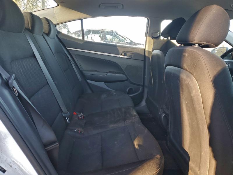 Фото 10 - HYUNDAI ELANTRA