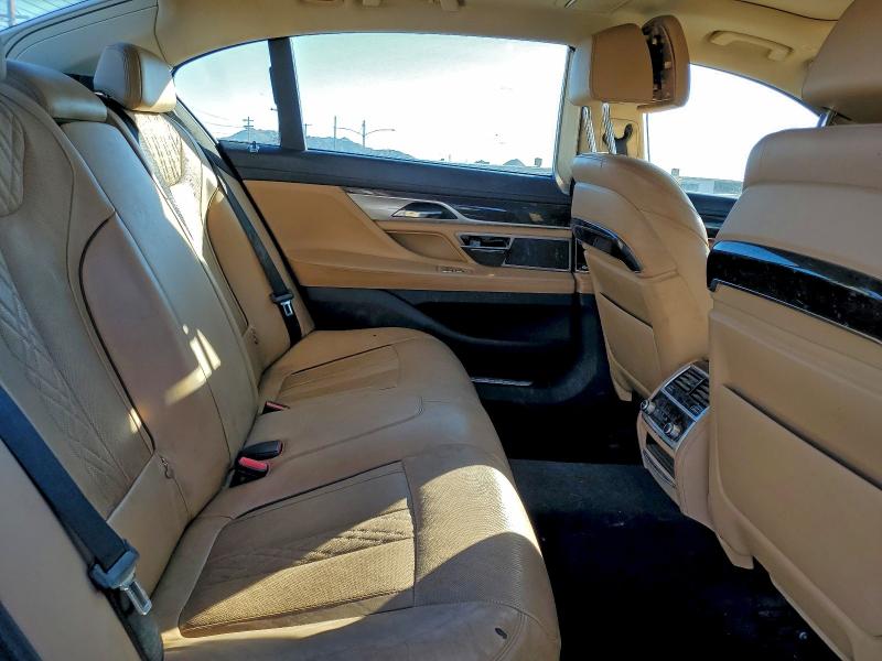 Фото 10 - BMW 7 SERIES