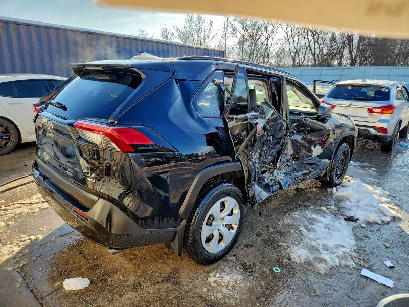 Фото 3 - TOYOTA RAV4