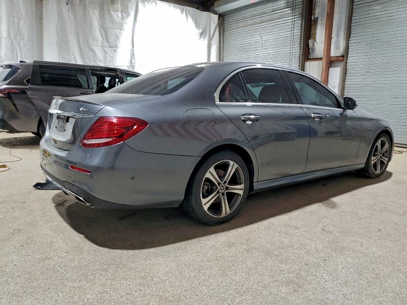 Фото 3 - MERCEDES-BENZ E-CLASS