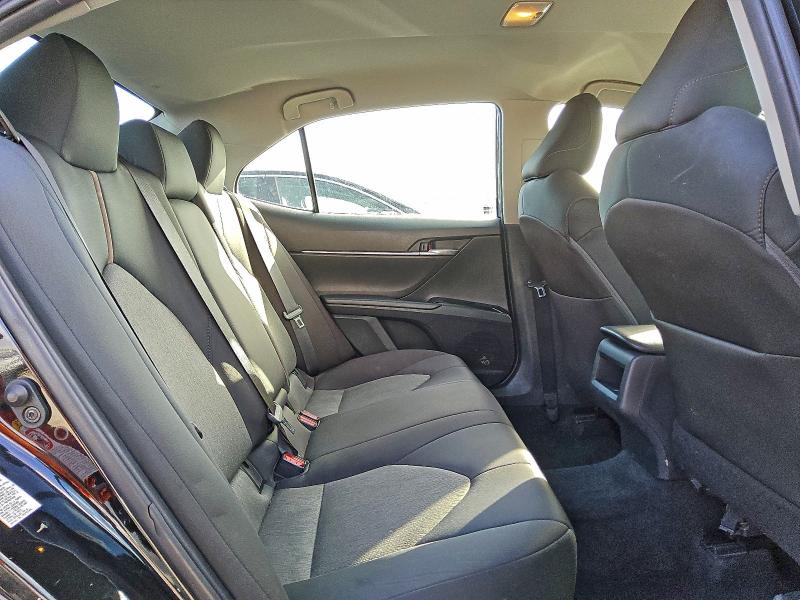 Фото 10 - TOYOTA CAMRY