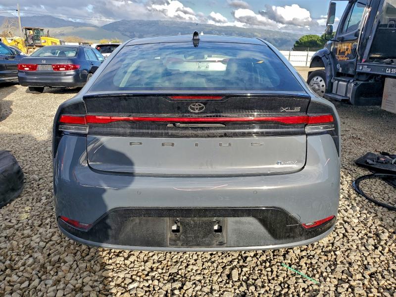 Фото 6 - TOYOTA PRIUS