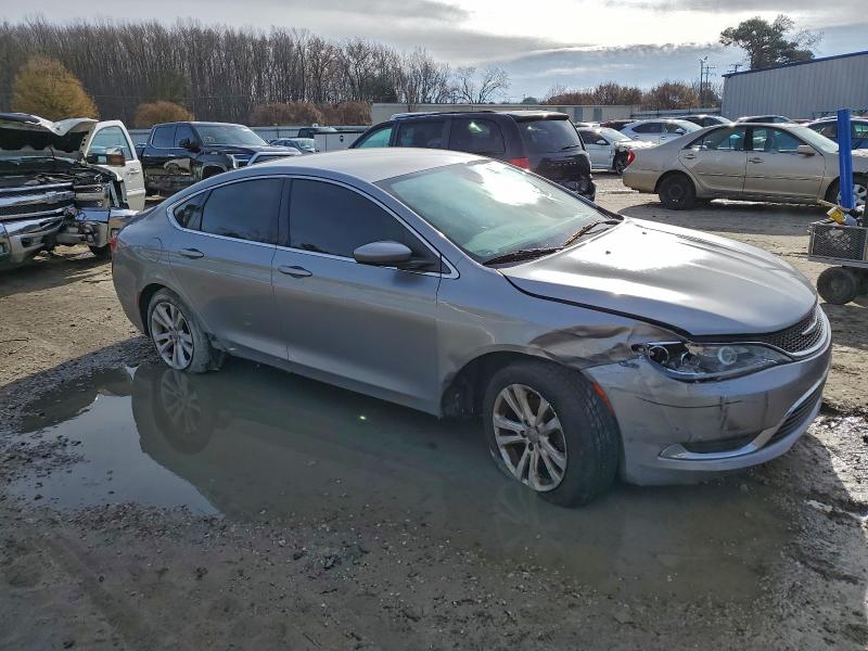 Фото 4 - CHRYSLER 200