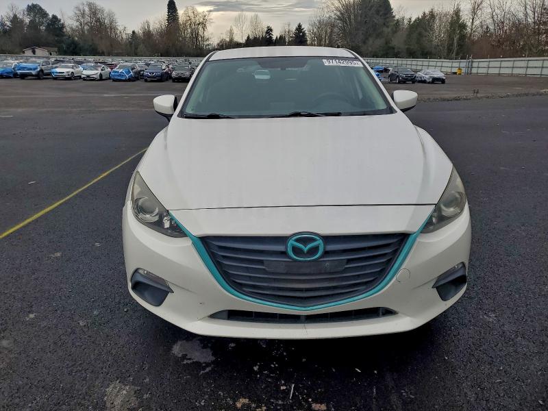 Фото 5 - MAZDA 3