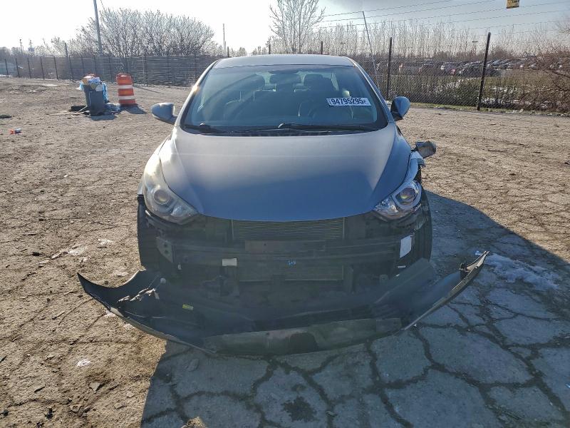 Фото 5 - HYUNDAI ELANTRA