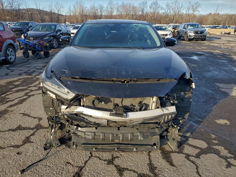 Фото 5 - NISSAN MAXIMA