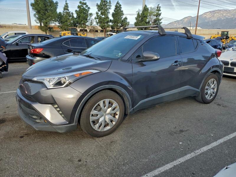 Фото 1 - TOYOTA C-HR