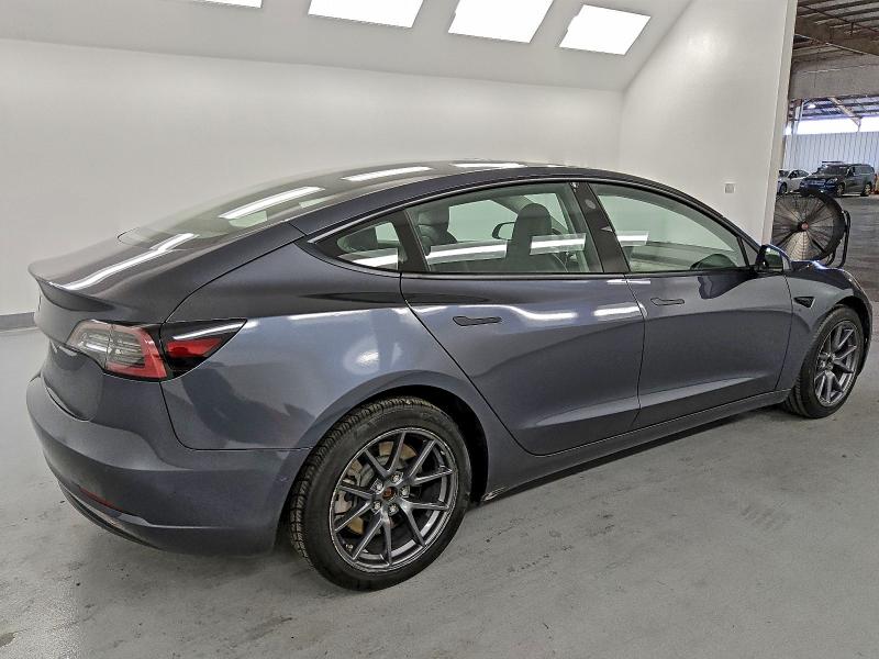 Фото 3 - TESLA MODEL 3