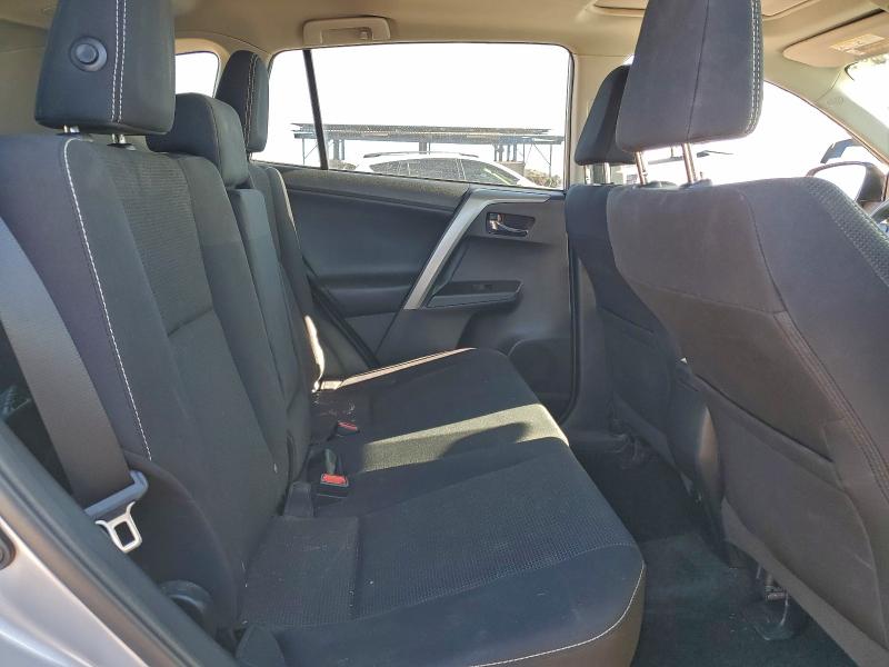 Фото 10 - TOYOTA RAV4