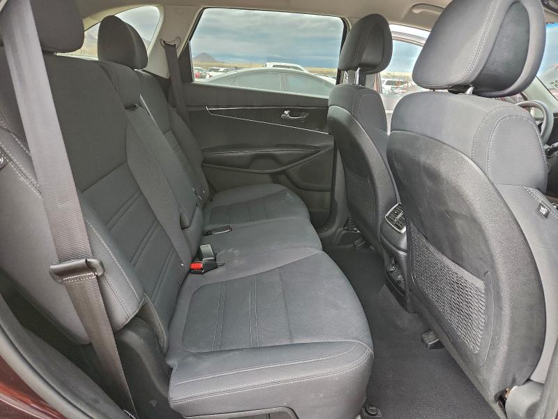 Фото 11 - KIA SORENTO