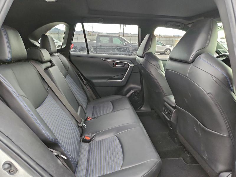 Фото 11 - TOYOTA RAV4