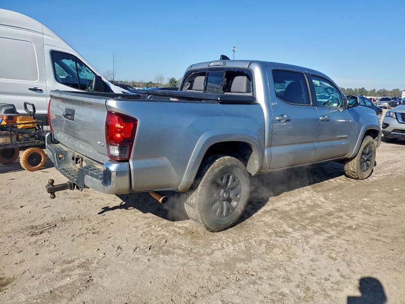 Фото 3 - TOYOTA TACOMA