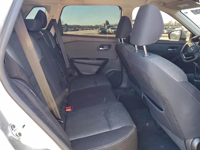 Фото 10 - NISSAN ROGUE