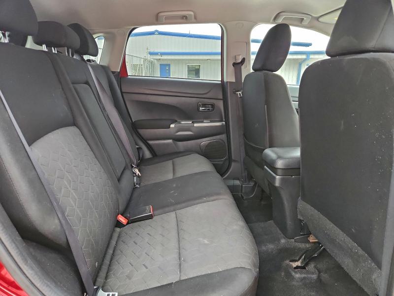 Фото 11 - MITSUBISHI OUTLANDER