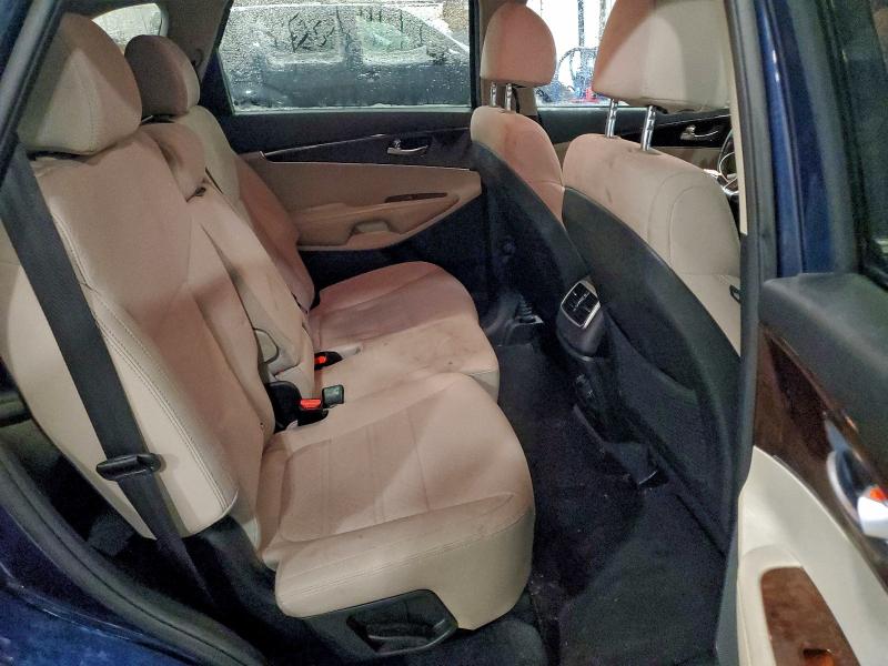 Фото 11 - KIA SORENTO