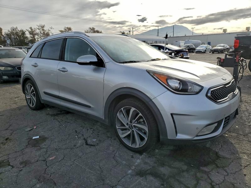 Фото 4 - KIA NIRO