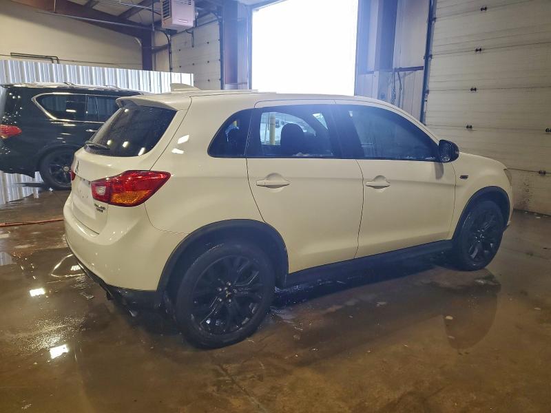 Фото 3 - MITSUBISHI OUTLANDER