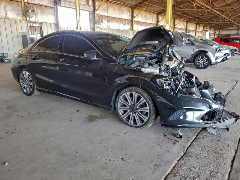 Фото 4 - MERCEDES-BENZ CLA-CLASS