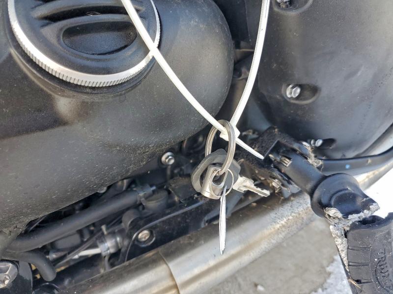 TRIUMPH BONNEVILLE 2025