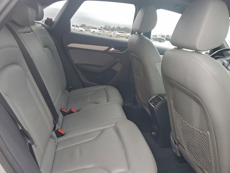 Фото 11 - AUDI Q3