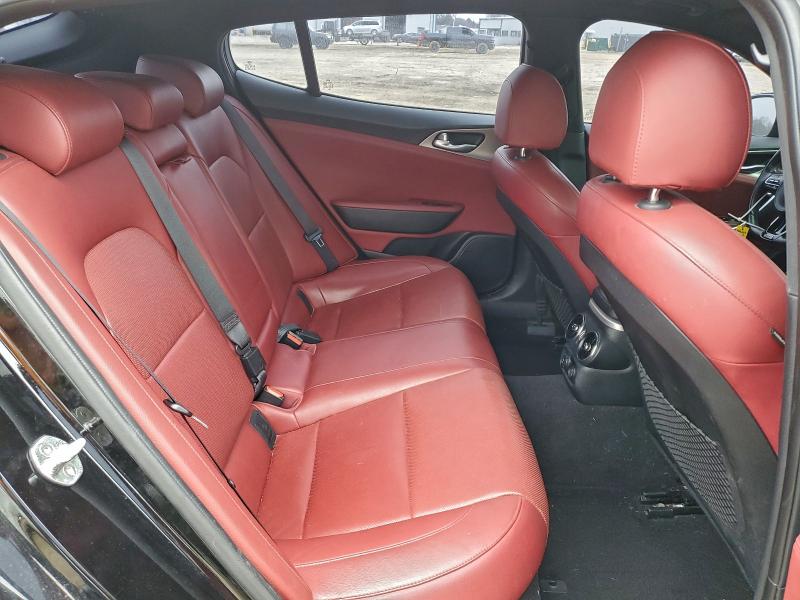 Фото 10 - KIA STINGER