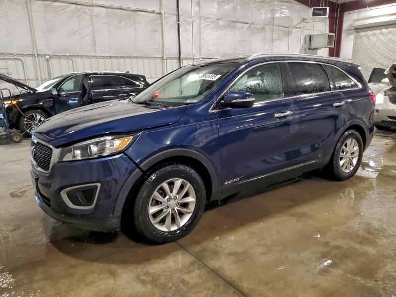 Фото 1 - KIA SORENTO