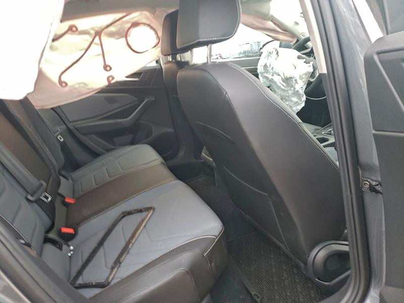 Фото 10 - VOLKSWAGEN JETTA