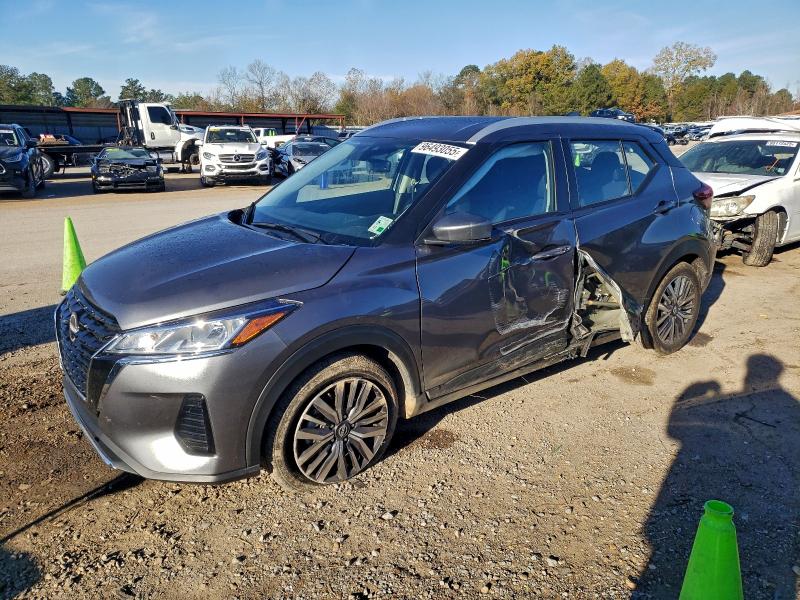 Фото 1 - NISSAN KICKS