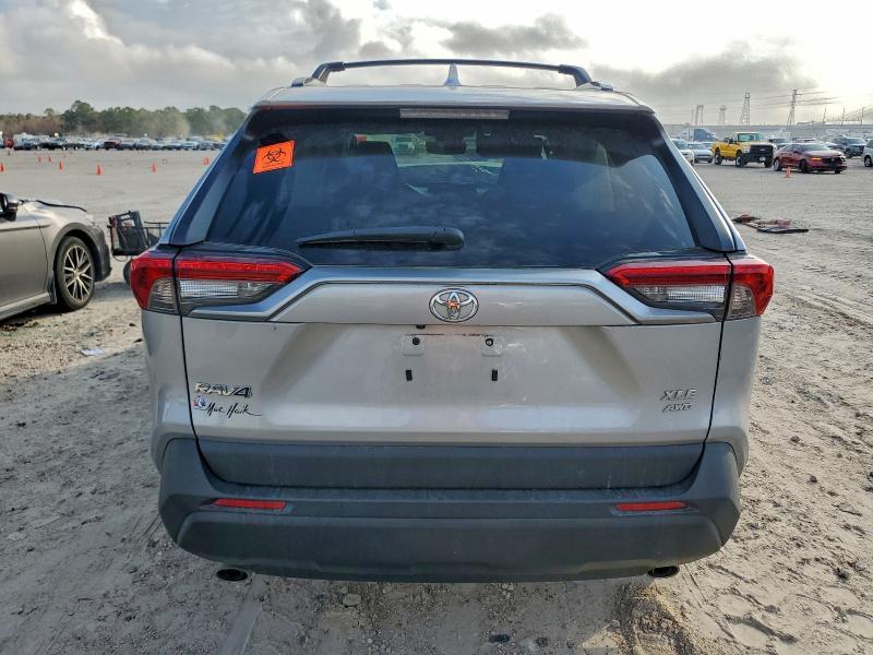 Фото 6 - TOYOTA RAV4