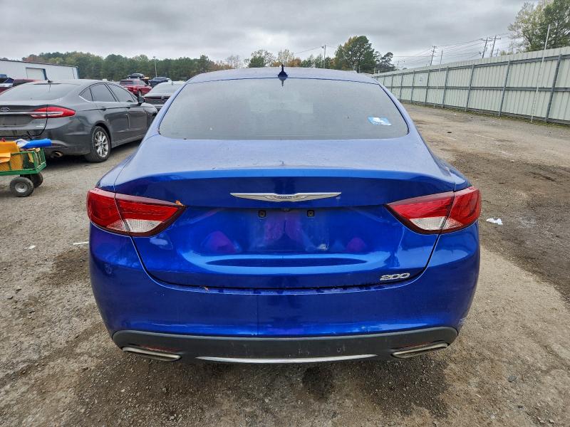 Фото 6 - CHRYSLER 200