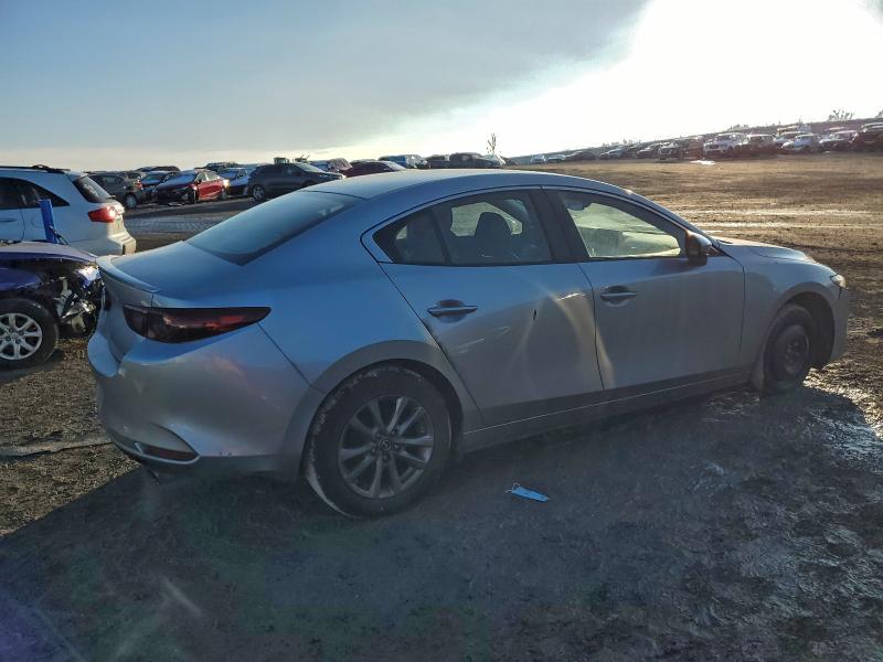 Фото 3 - MAZDA 3