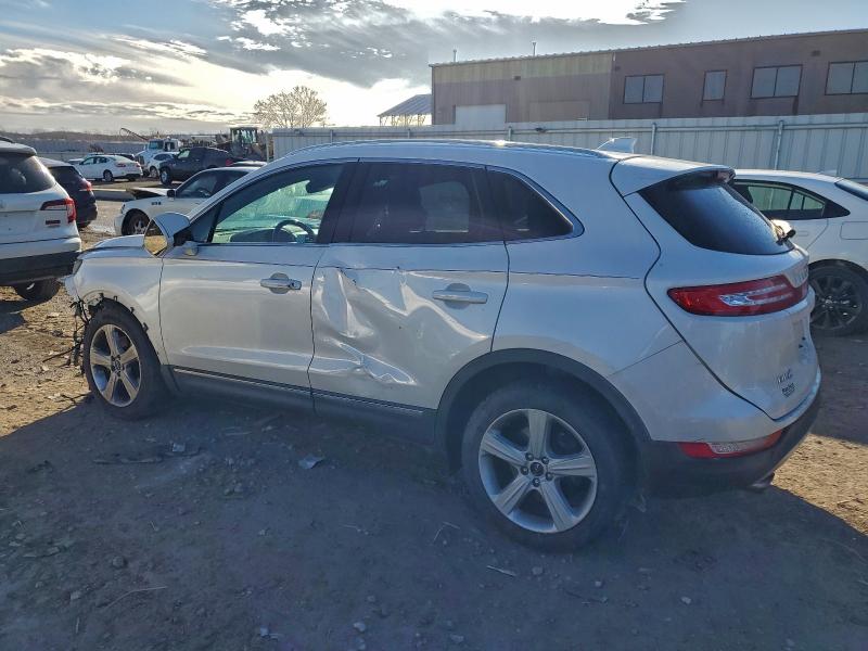 Фото 2 - LINCOLN MKZ