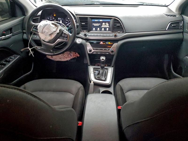 Фото 8 - HYUNDAI ELANTRA