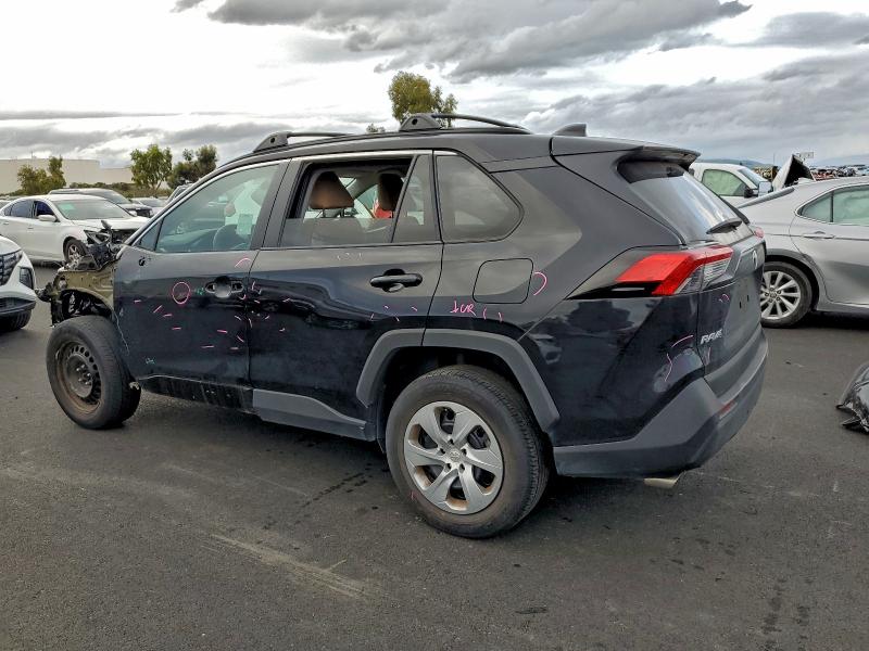 Фото 2 - TOYOTA RAV4