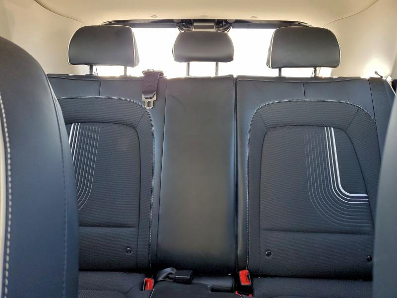 Фото 10 - HYUNDAI VENUE