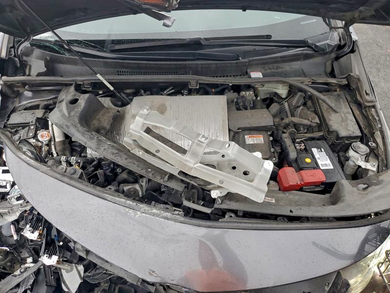 Фото 11 - TOYOTA PRIUS