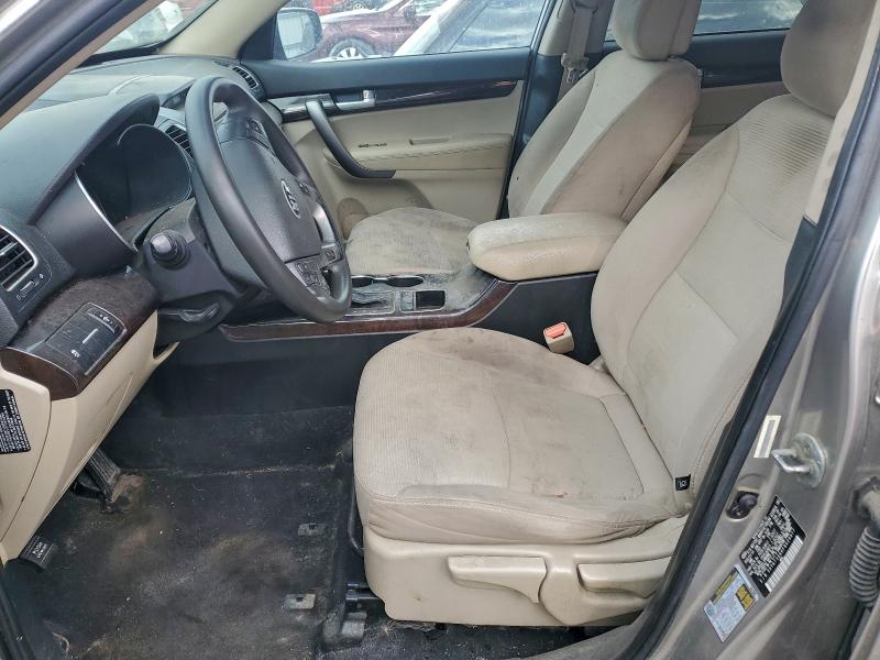 Фото 7 - KIA SORENTO