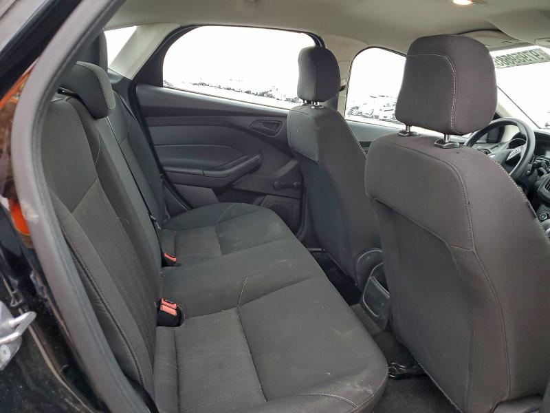 Фото 10 - FORD FOCUS